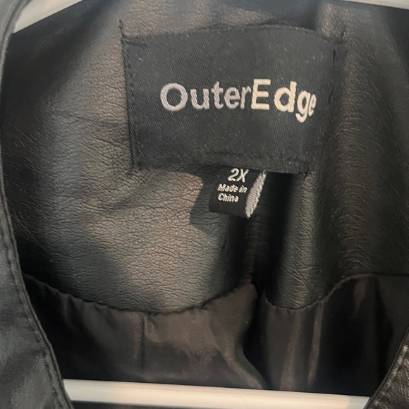 Cutter & Buck Black Quilted Jacket - Picture 2 of 9